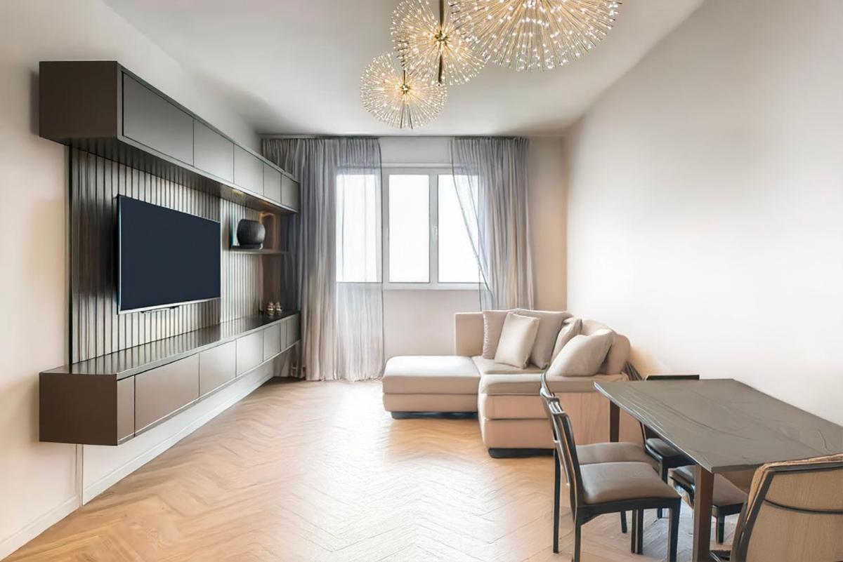 Realty Company Luxury Apartment Rom